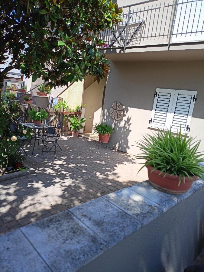 Marco - Camere Con Bagno Privato Vicino Al Centro Foligno Extérieur photo